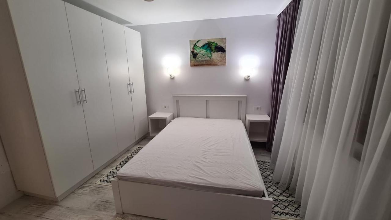 La Fluturi Apartament Lejlighed Suceava Eksteriør billede