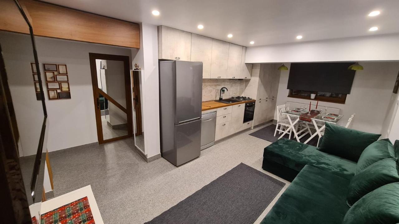 La Fluturi Apartament Lejlighed Suceava Eksteriør billede