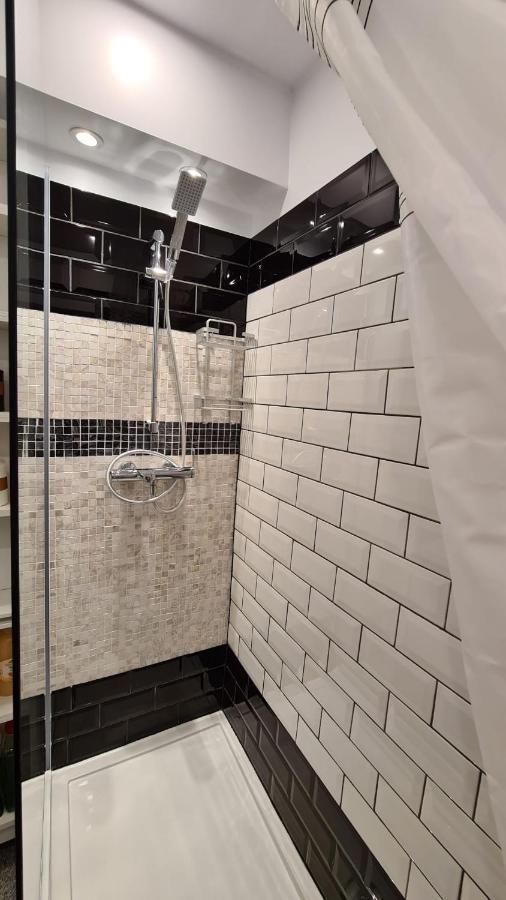 La Fluturi Apartament Lejlighed Suceava Eksteriør billede