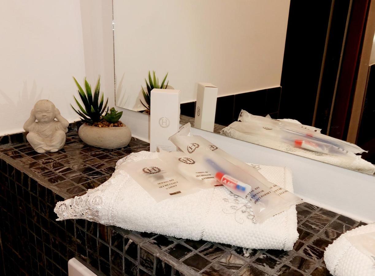 La Fluturi Apartament Lejlighed Suceava Eksteriør billede