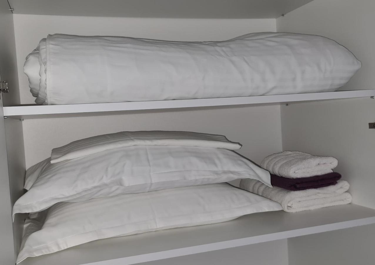 La Fluturi Apartament Lejlighed Suceava Eksteriør billede
